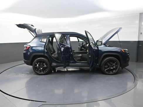 New 2026 Jeep Compass Latitude AWD/4WD image 39