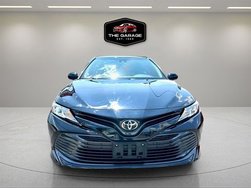 Used 2018 Toyota Camry LE image 8