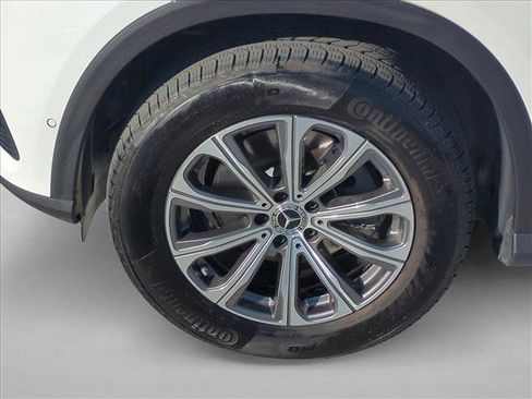 Used 2025 Mercedes-Benz GLC 300 image 24