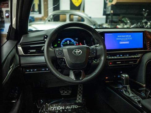 Used 2025 Toyota Camry SE w/ Multimedia Upgrade Package FWD image 15