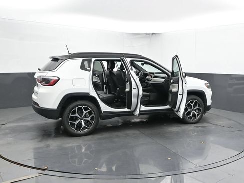 Used 2025 Jeep Compass Limited AWD/4WD image 55