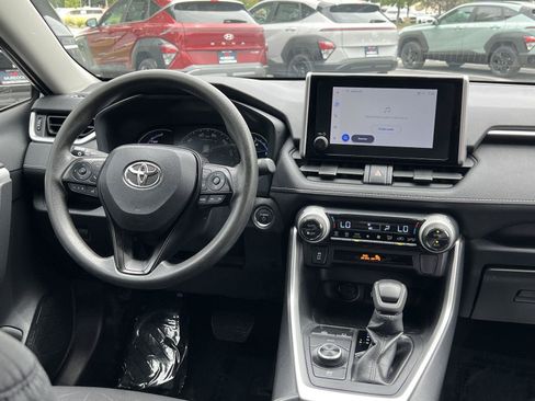 Used 2024 Toyota RAV4 XLE AWD/4WD image 23