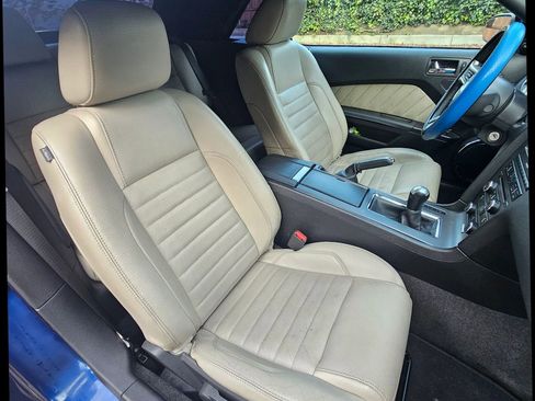 Used 2012 Ford Mustang Premium image 17