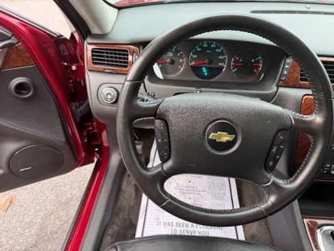 Used 2011 Chevrolet Impala LT w/ Luxury Edition Package image 17