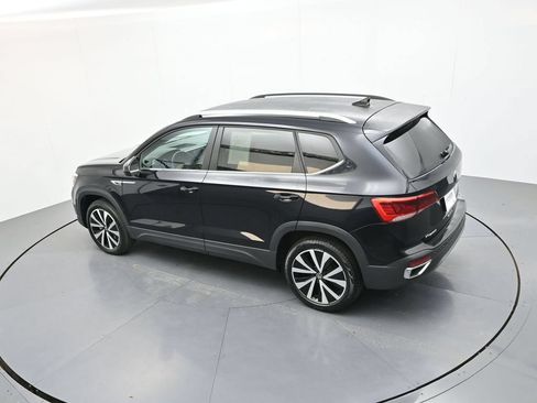 Used 2024 Volkswagen Taos SE FWD image 29