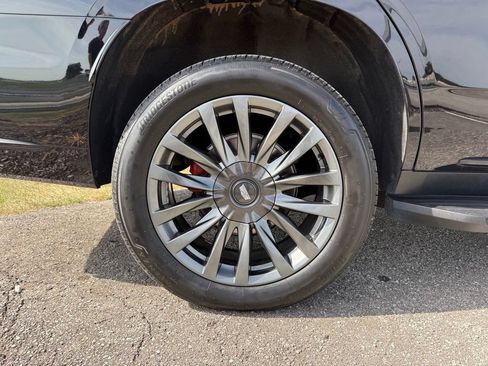 Certified 2024 Cadillac Escalade Premium Luxury w/ Performance Package AWD/4WD image 16