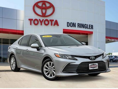 Used 2024 Toyota Camry LE image 1