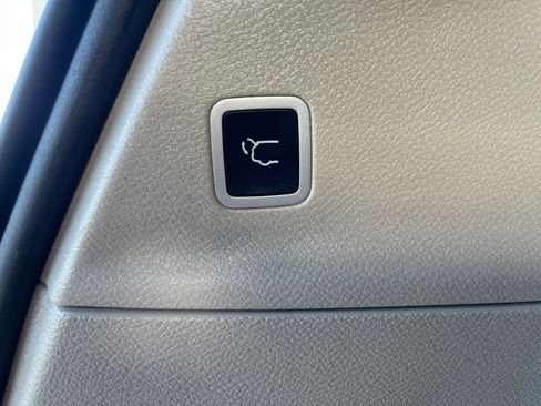 Used 2022 Chrysler Pacifica Limited image 12