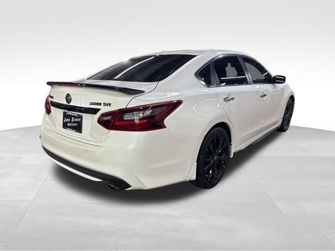 Used 2018 Nissan Altima 2.5 SR w/ SR Midnight Edition image 5