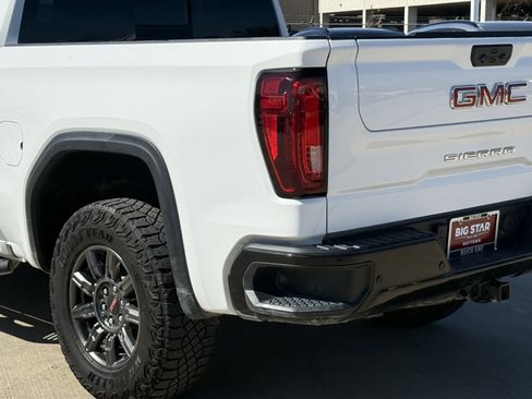 Used 2024 GMC Sierra 1500 AT4X image 10
