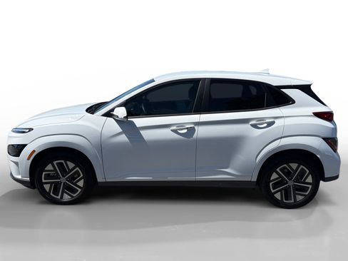 Used 2023 Hyundai Kona SE w/ Cargo Package FWD image 2