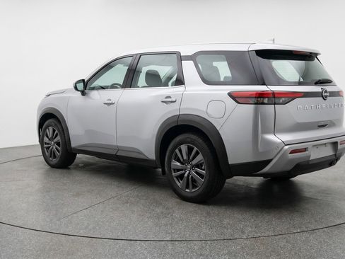 Used 2025 Nissan Pathfinder SV FWD image 6