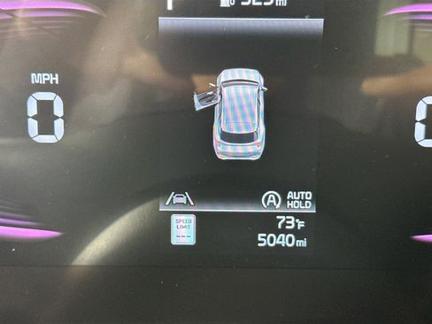 Used 2024 Kia Sportage EX image 12