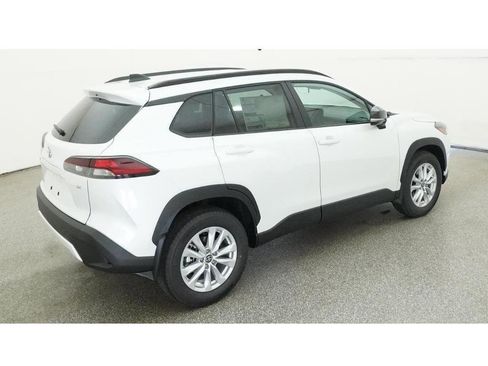 New 2026 Toyota Corolla Cross LE image 9