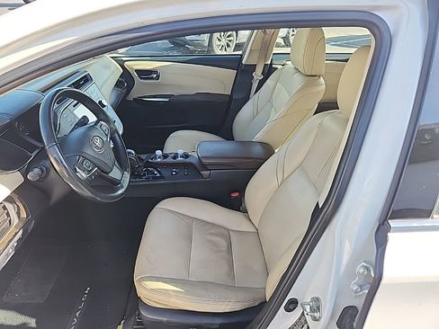 Used 2017 Toyota Avalon XLE Premium w/ Preferred Accessory Package image 10