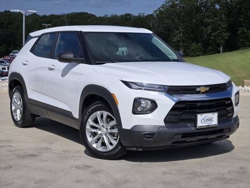 Used 2022 Chevrolet TrailBlazer LS FWD image 1