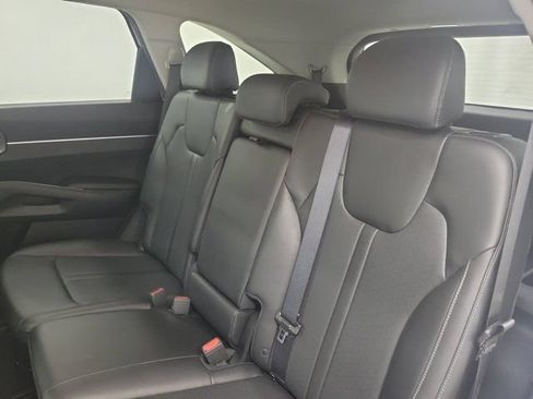 Certified 2023 Kia Sorento S FWD image 11