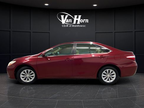 Used 2016 Toyota Camry LE FWD image 4