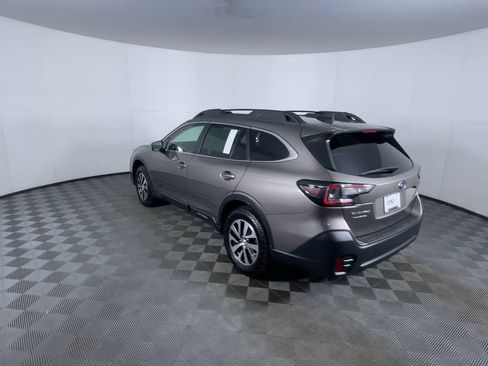 Used 2022 Subaru Outback Premium image 7