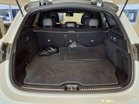 Used 2025 Mercedes-Benz GLC 350e 4MATIC image 16