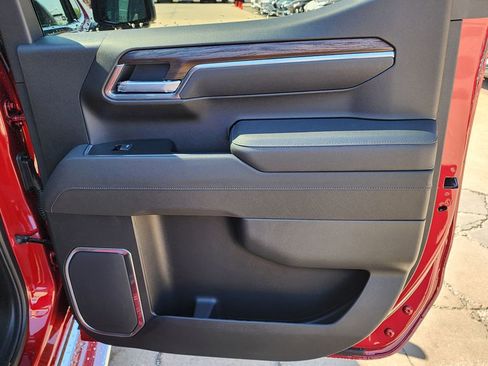 New 2026 GMC Sierra 1500 SLT image 41