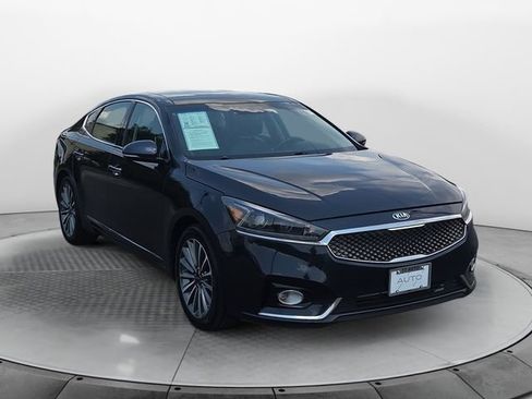 Used 2017 Kia Cadenza Premium w/ Luxury Package FWD image 7