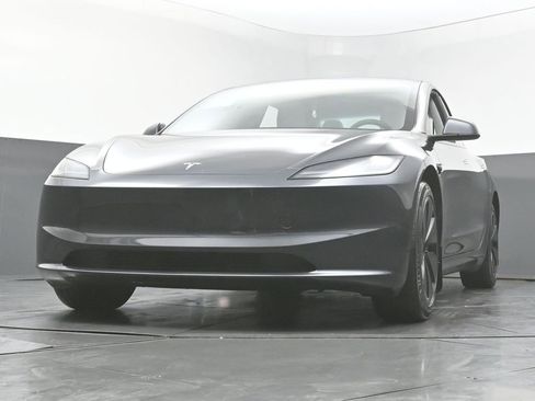 Used 2025 Tesla Model 3 Long Range image 45