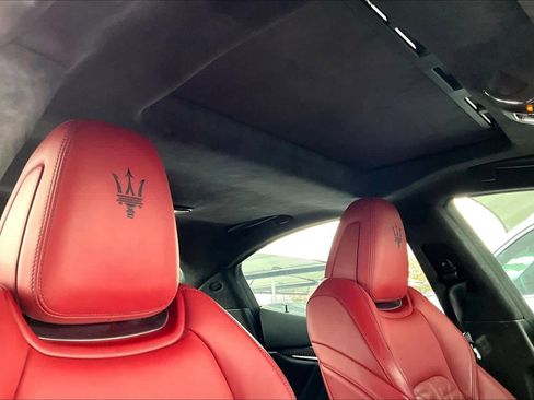 Used 2022 Maserati Ghibli Modena image 13