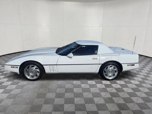 Used 1990 Chevrolet Corvette Convertible RWD image 7
