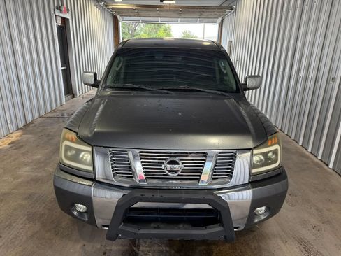 Used 2011 Nissan Titan SV RWD image 3