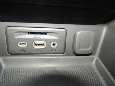 Used 2024 GMC Terrain SLT image 30