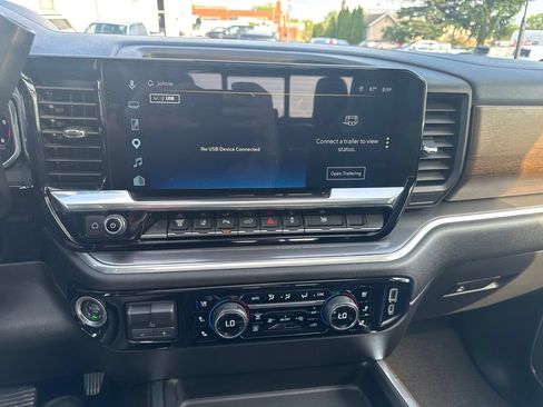 Used 2026 Chevrolet Silverado 2500 High Country w/ Technology Package AWD/4WD image 6