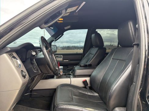 Used 2017 Ford Expedition XLT w/ Equipment Group 202A image 6