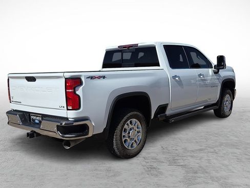 Used 2025 Chevrolet Silverado 2500 LTZ w/ LTZ Convenience Package AWD/4WD image 10