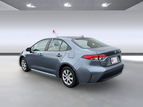 Certified 2025 Toyota Corolla LE FWD image 3