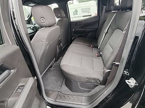 Used 2025 Chevrolet Colorado W/T w/ Advanced Trailering Package AWD/4WD image 6