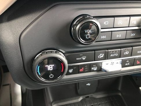 Used 2024 Ford Bronco Wildtrak image 9