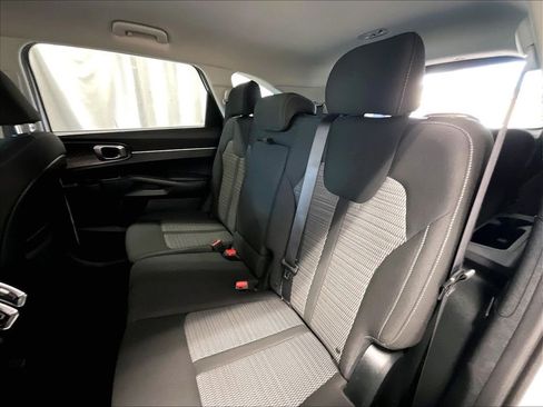 Used 2022 Kia Sorento LX FWD image 15