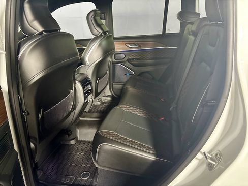 Certified 2022 Jeep Grand Cherokee Summit w/ Advanced Protech Group IV AWD/4WD image 22