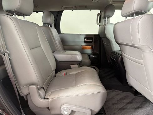 Used 2019 Toyota Sequoia Platinum w/ Carpet Mat Package (TMS) AWD/4WD image 24
