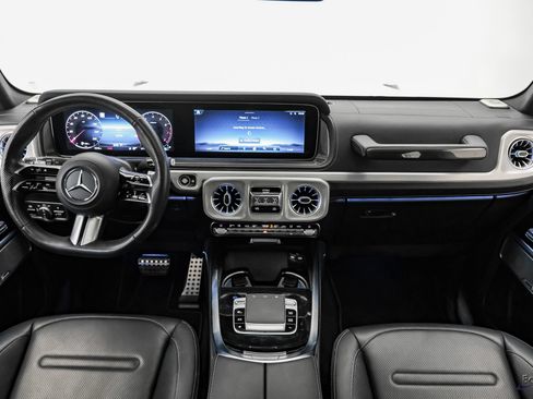 Used 2025 Mercedes-Benz G 550 w/ Exclusive Interior Package image 33