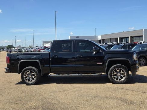 Used 2017 GMC Sierra 1500 SLT AWD/4WD image 3