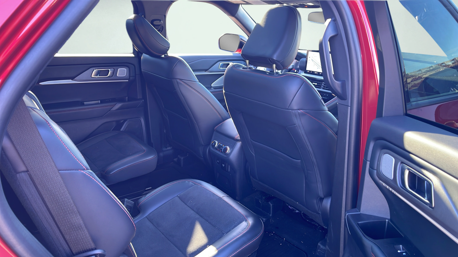 Used 2025 Ford Explorer ST w/ Sun And Sound Package AWD/4WD image 17