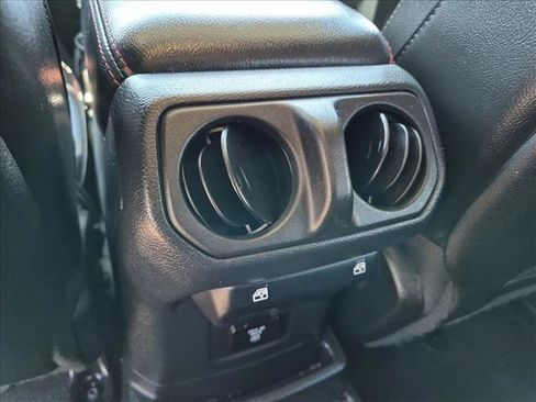 Used 2023 Jeep Wrangler Unlimited Rubicon w/ Steel Bumper Group AWD/4WD image 18