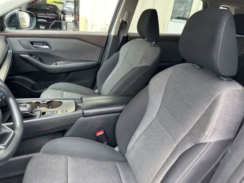 Used 2023 Nissan Rogue SV FWD image 3