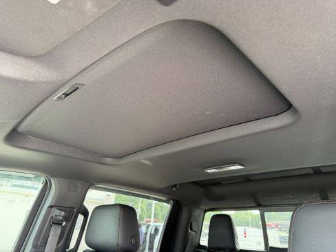 Used 2022 GMC Sierra 1500 AT4 w/ AT4 Premium Package AWD/4WD image 14