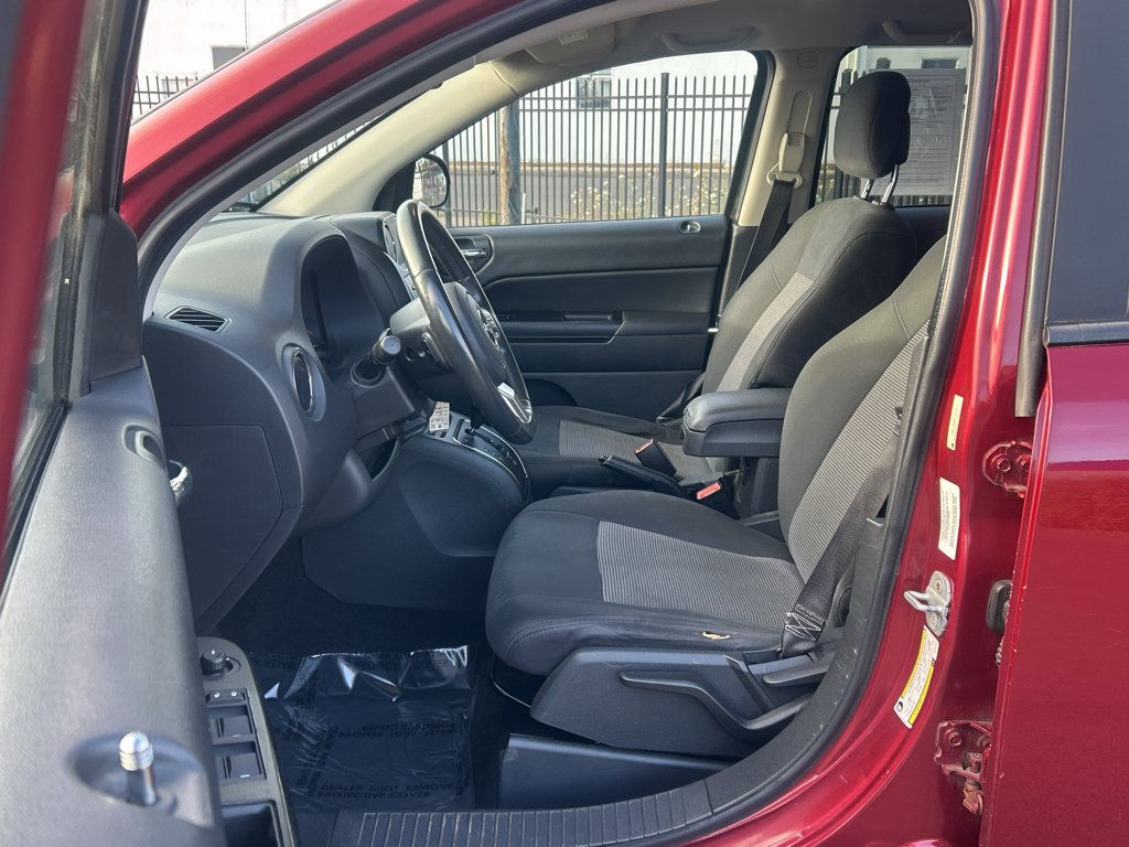 Used 2011 Jeep Compass Sport FWD image 11