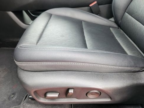 Used 2025 Chevrolet Equinox LT w/ Convenience Package II image 23