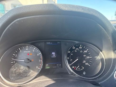 Used 2019 Nissan Rogue SV FWD image 11