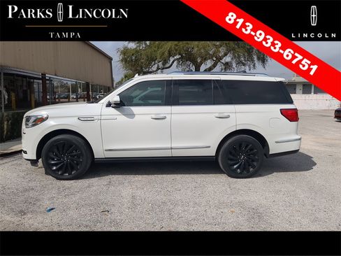 Used 2021 Lincoln Navigator Reserve image 4